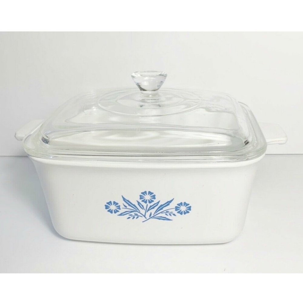 Vintage Corning Ware Blue Cornflower 1.5 Quart